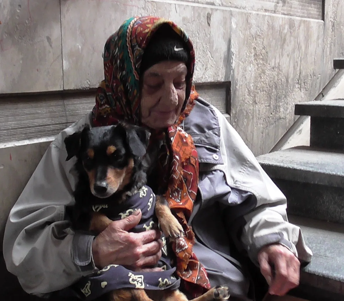 One Dinar for an Old Woman and Her Best Friend